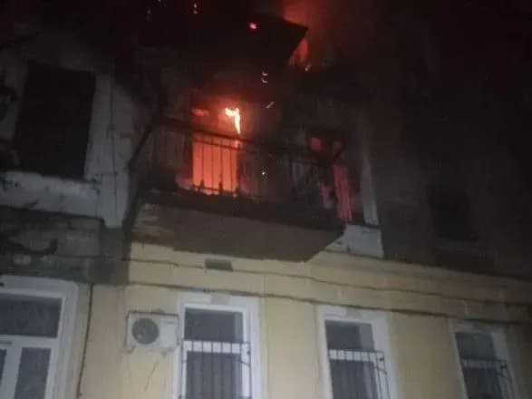 v-odesi-goriv-bagatokvartirniy-budinok-ye-postrazhdali