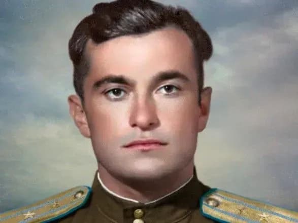 nbu-vvodit-v-obig-pamyatnu-monetu-amet-khan-sultan