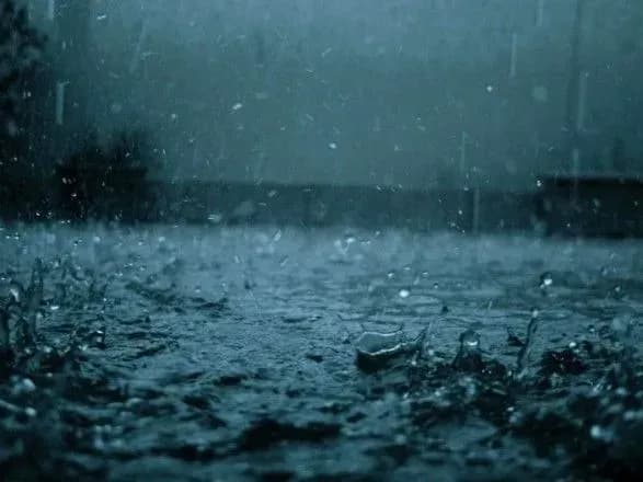 pozhezhna-nebezpeka-i-silni-doschi-ukrayintsiv-poperedili-pro-pogirshennya-pogodnikh-umov