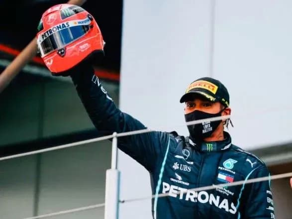 khemilton-povtoriv-vichniy-rekord-sin-shumakhera-podaruvav-britantsyu-shlem-batka