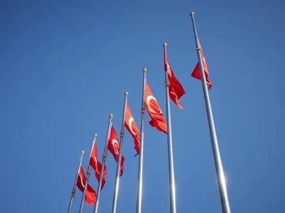 zelenskiy-nagorodiv-erdogana-ordenom-knyazya-yaroslava-mudrogo-i-stupenya