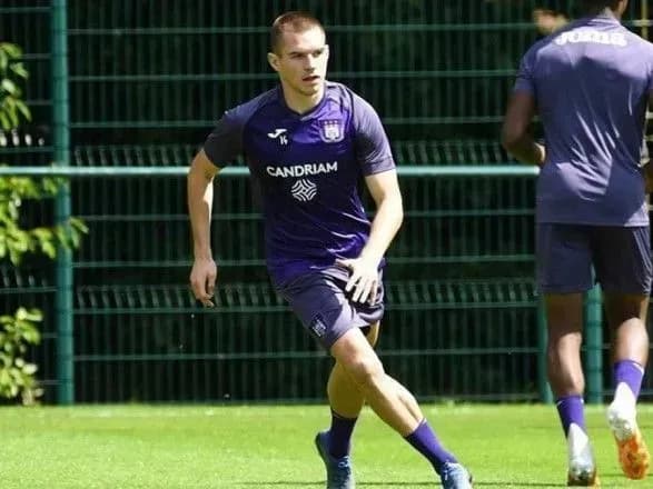 futbolist-zbirnoyi-ukrayini-oformiv-rezultativnu-peredachu-v-chempionati-belgiyi