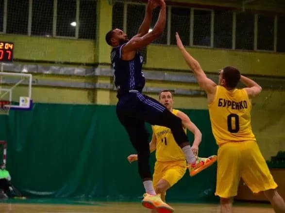 bk-dnipro-perervav-peremozhnu-seriyu-debyutanta-superligi