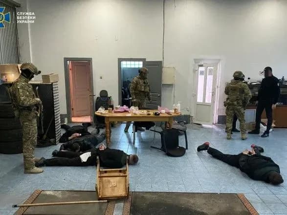 na-zakarpatti-vikrili-na-khabaryakh-posadovtsya-kriminalistichnogo-tsentru-mvs