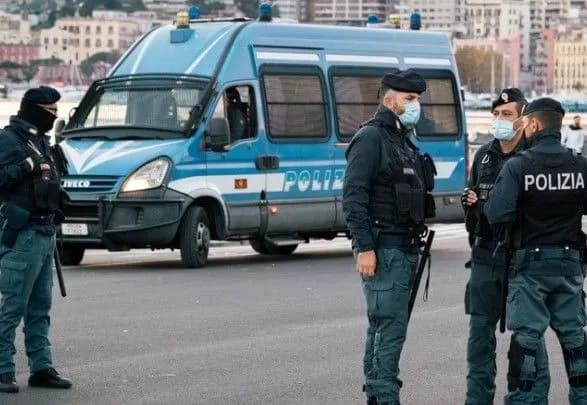 v-italiyi-cherez-koronavirus-vveli-komendantsku-godinu