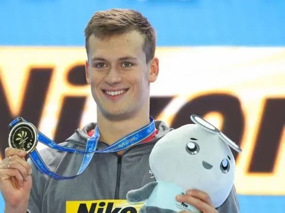 plavets-romanchuk-vdruge-za-misyats-pobiv-rekord-ukrayini