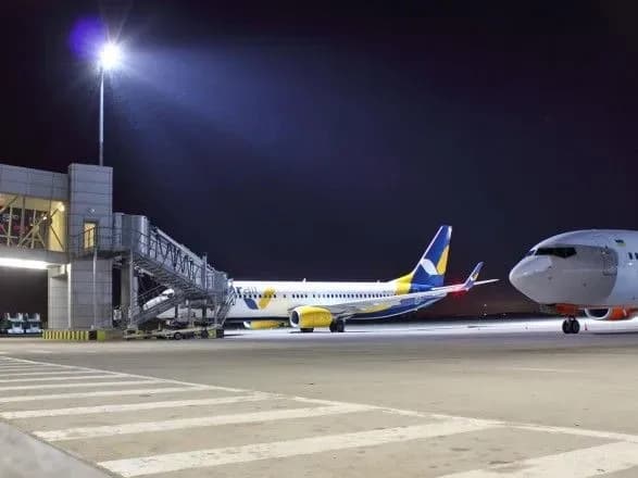 aeroport-yaroslavskogo-v-period-pandemiyi-zumiv-zberegti-bilshe-polovini-zvichaynogo-pasazhiropotoku