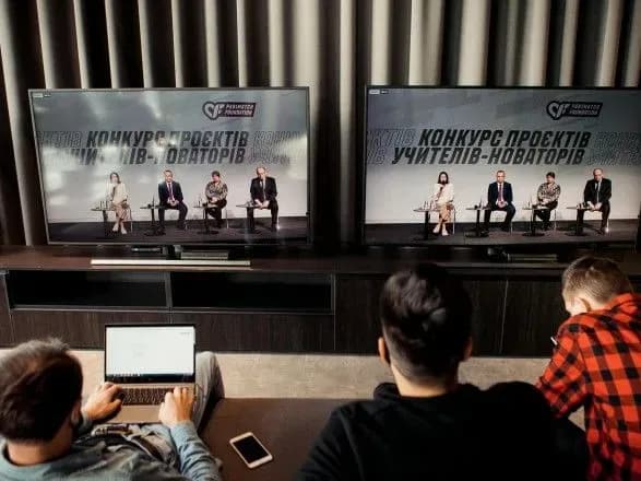 uchiteli-novatori-otrimali-na-svoyi-proekti-500-tisyach-grn-vid-parimatch-foundation