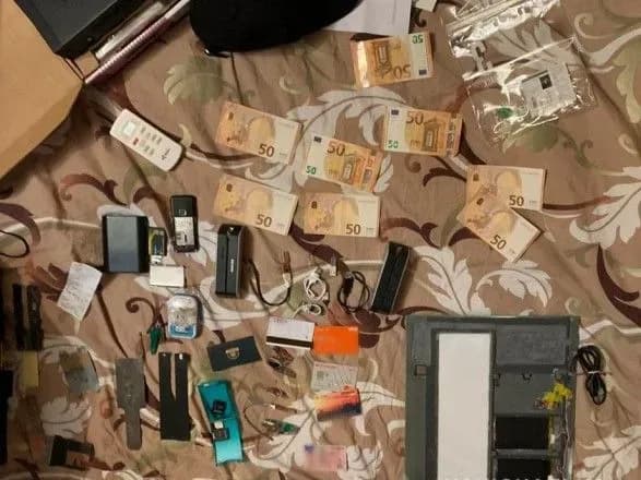 u-kiyevi-zatrimali-kradiya-yakiy-nezakonno-znyav-z-bankivskikh-kartok-blizko-500-tis-griven