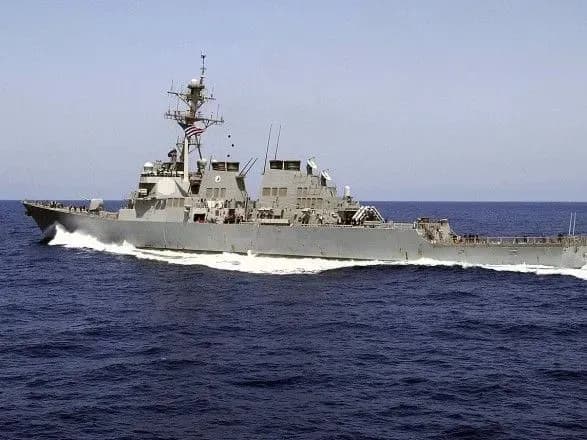 amerikanskiy-raketniy-esminets-donald-cook-pokidaye-chorne-more