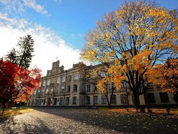 koronavirus-u-kiyevi-za-dobu-rekordniy-pokaznik-viduzhalikh-i-znovu-ponad-1700-novikh-vipadkiv