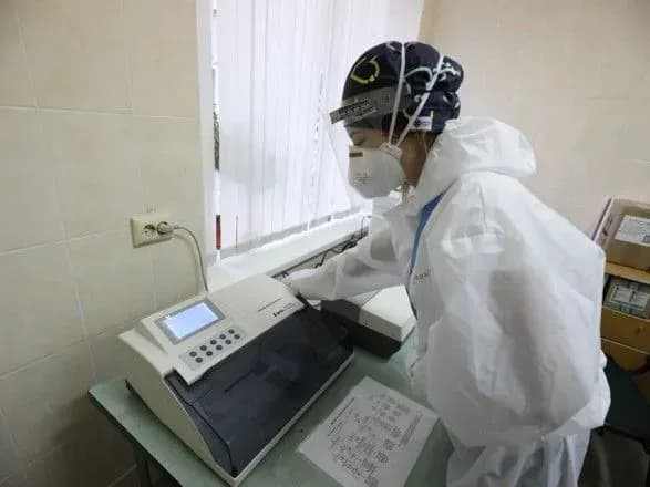 u-moz-rozpovili-yaki-laboranti-otrimuyut-viplati-za-robotu-z-covid-19