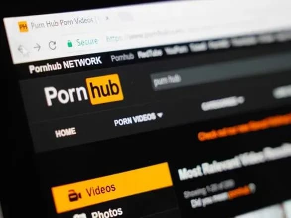 pornhub-zminyuye-pravila-sayt-obmezhiv-zavantazhennya-video