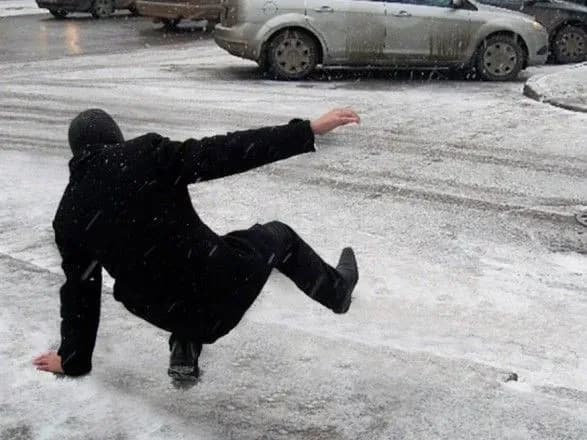 za-vikhidni-u-kiyevi-cherez-ozheleditsyu-travmuvalosya-ponad-1-3-tis-lyudey