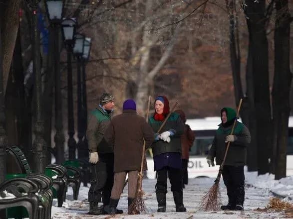 u-moldovi-znizili-pensiyniy-vik