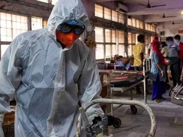 pered-vaktsinuvannyam-v-indiyi-testuyut-naselennya-na-antitila-koronavirusu-nazvano-prichinu