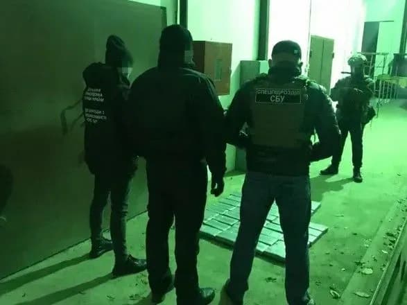 mikolaychik-z-ekvadoru-u-portu-na-odeschini-perekhopili-54-kg-kokayinu