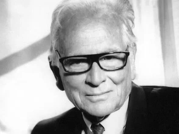 pomer-vsesvitno-vidomiy-frantsuzkiy-modelyer-pyer-karden