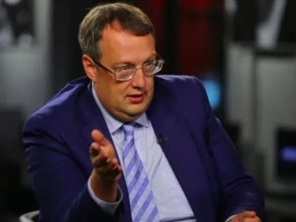 biloruski-zapisi-niyak-ne-vplinut-na-status-antonenka-kuzmenko-i-dugar-mvs