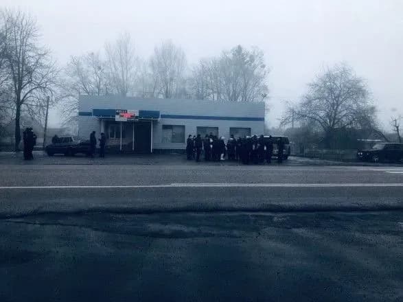 protest-na-rizdvo-skanduyuchi-ganba-lyudi-perekrili-rukh-trasoyu-kiyiv-kharkiv-cherez-zrostannya-tarifiv