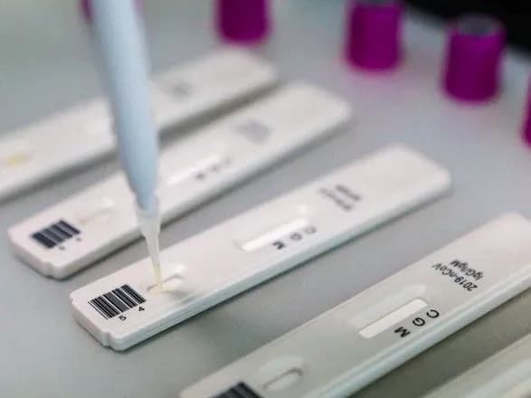 v-ukrayinski-regioni-rozpochali-postachannya-sche-1-8-mln-testiv-na-koronavirus-lyashko