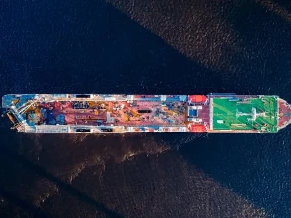 bilya-astrakhani-siv-na-milinu-teplokhid