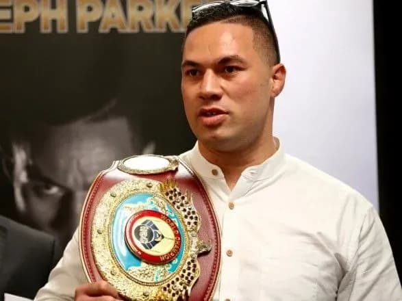 ekschempion-svitu-zabazhav-dvoboyu-iz-usikom