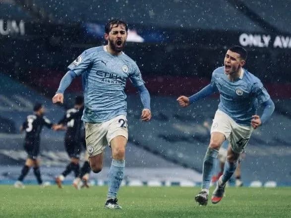 zinchenko-vzyav-uchast-u-somiy-pospil-peremozi-manchester-siti-v-apl