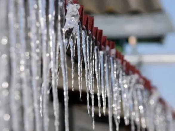 u-kiyevi-ochikuyut-burulkopad