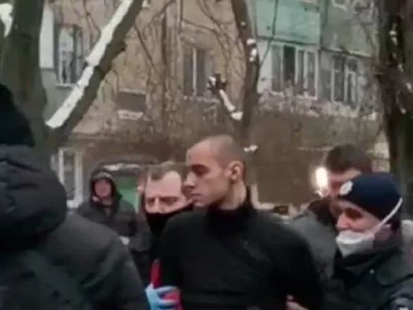 rozgulyuvav-z-vidrubanoyu-golovoyu-pidozryuvanogo-u-vbivstvi-dvokh-lyudey-areshtovano-na-60-dniv