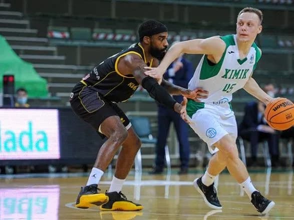 basketbol-khimik-na-ostannikh-sekundakh-zavdav-porazki-lideru-superligi