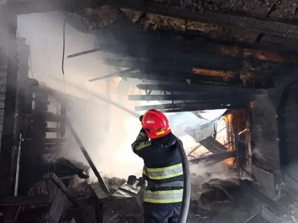 u-parku-muromets-vigorilo-kafe-zyavilisya-foto