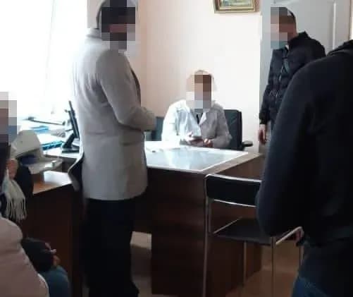 sorok-tisyach-griven-za-grupu-invalidnosti-u-kiyevi-suditimut-dvokh-medikiv