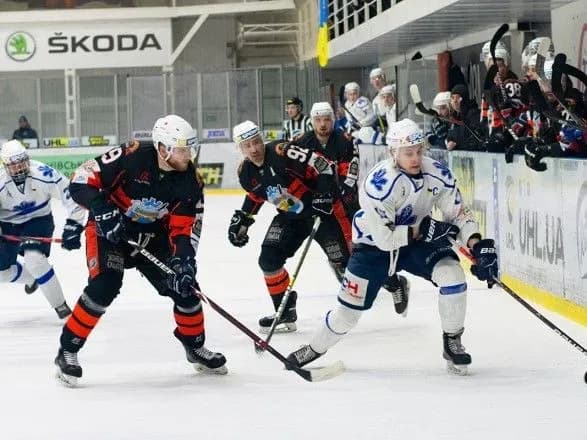 khk-sokil-zavdav-porazki-chinnomu-chempionu-ukrayini-z-khokeyu