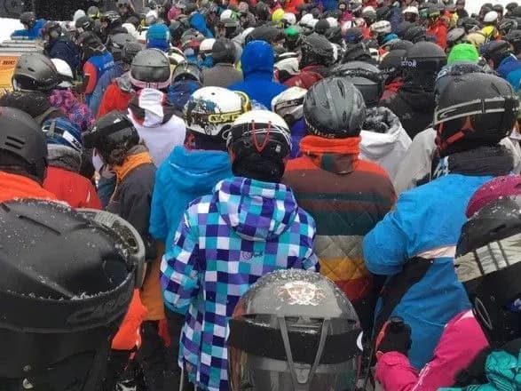 novu-khvilyu-koronavirusu-v-ivano-frankivskiy-oblasti-dali-inozemni-turisti-na-bukoveli-moz