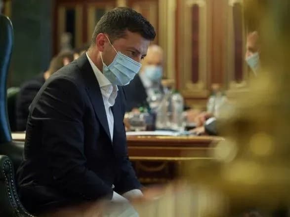 u-zelenskogo-virishili-vzyatis-za-selo-obitsyayut-vdikhnuti-zhittya-ta-zbuduvati-tsentri-tyazhinnya