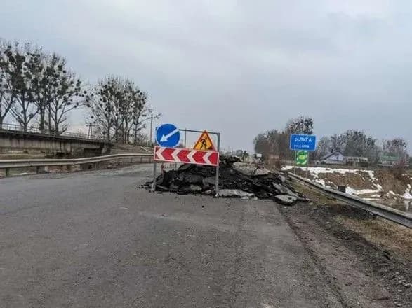 na-volini-pid-chas-remontnikh-robit-obvalivsya-mist-ye-travmovani