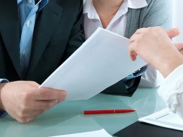 chinovniki-virishili-scho-papirtsi-derzhspozhivsluzhbi-vazhat-20-u-tsini-tenderu-na-kharchuvannya-ditey-chornobiltsiv-zmi