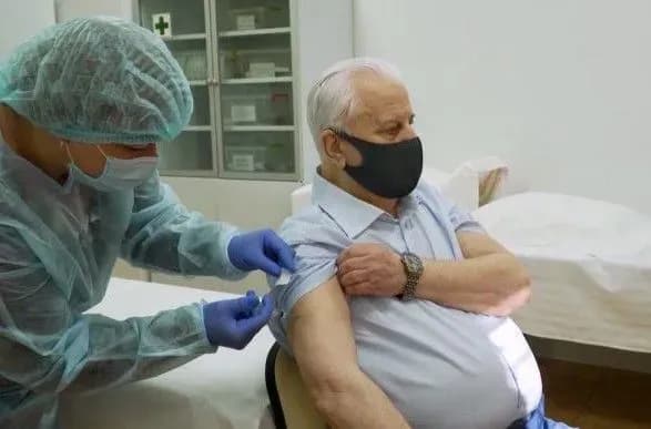 kravchuk-rozpoviv-pro-svoye-samopochuttya-pislya-vaktsinatsiyi