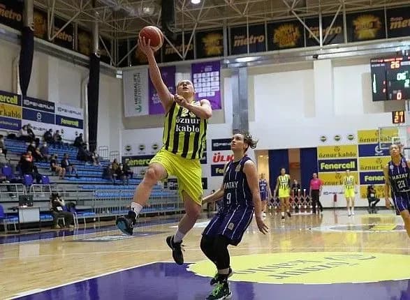 ukrayinka-stala-nayrezultativnishim-gravtsem-chvertfinalu-chempionatu-turechchini-z-basketbolu