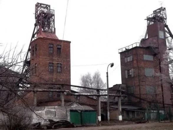 na-odniy-z-volinskikh-shakht-obirvavsya-lift-z-lyudmi-postrazhdalikh-gospitalizuvali