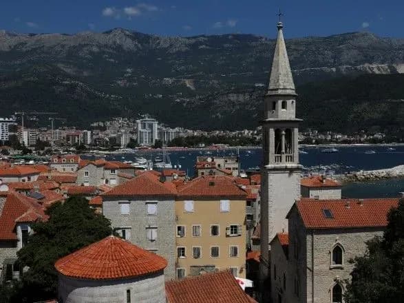 chornogoriya-vidkrivaye-kordoni-dlya-turistiv-z-ukrayini