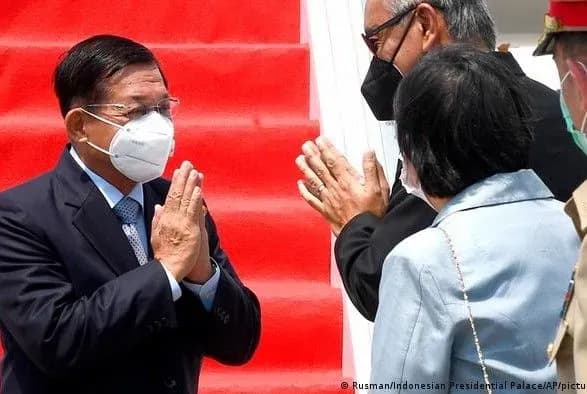 asean-domovilasya-z-glavoyu-khunti-v-myanmi-pro-pripinennya-nasilstva