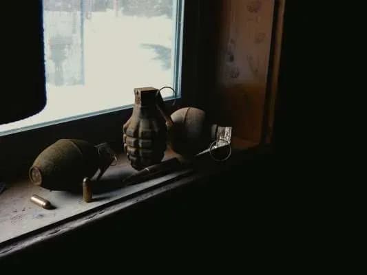 u-nimechchini-zhinka-pereplutala-seks-igrashku-z-granatoyu