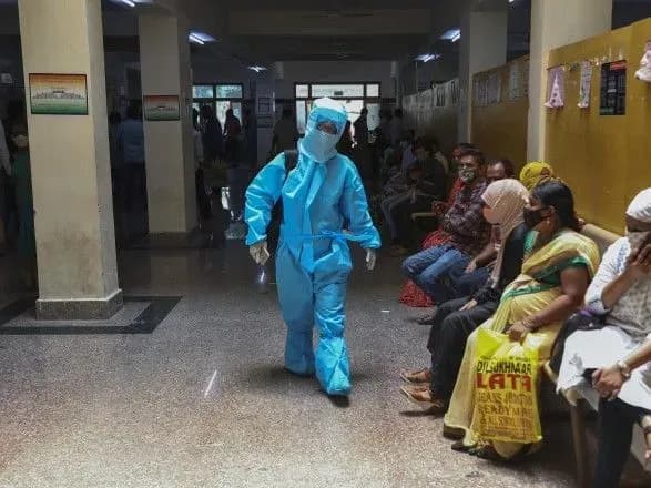 v-indiyi-na-tli-pandemiyi-pochavsya-pidrakhunok-golosiv-pislya-viboriv-v-pyati-shtatakh