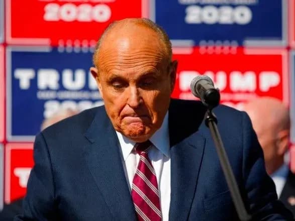 lutsenko-nasiriov-ta-inshi-slidstvo-u-ssha-viluchilo-dokazi-schodo-dzhuliani-z-poshti-kolishnikh-ukrayinskikh-posadovtsiv