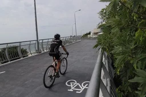 urochisto-vidkrita-trukhanovim-trasa-zdorovya-v-odesi-dala-trischini