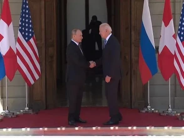 chervoni-liniyi-putin-kazhe-scho-na-zustrichi-z-baydenom-ne-rozstavlyali-aktsenti-i-nichogo-ne-dilili