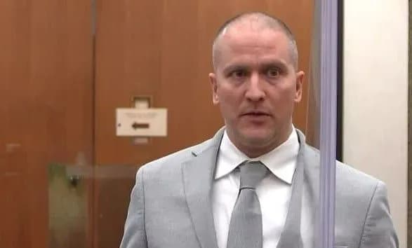 vbivstvo-floyda-politseyskogo-dereka-shovina-zasudili-do-22-5-rokiv-uvyaznennya