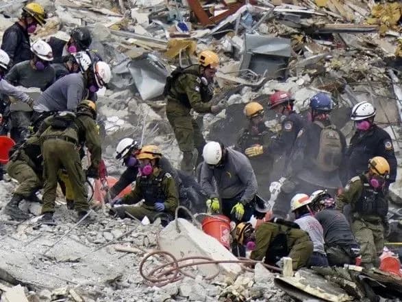 obval-budinku-u-floridi-kilkist-zhertv-zrostaye-ponad-30-osib-zalishayutsya-bezvisti-zniklimi